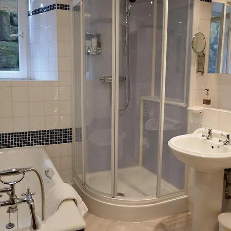 Ashfield House 5*