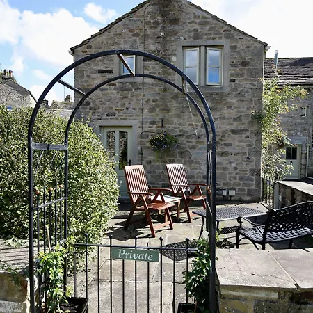 Nocleg ze śniadaniem Ashfield House