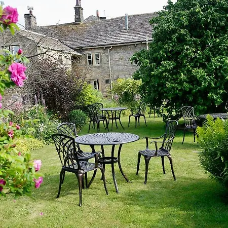 فندق مبيت وإفطار Ashfield House 5*