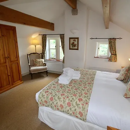 Ashfield House 5*