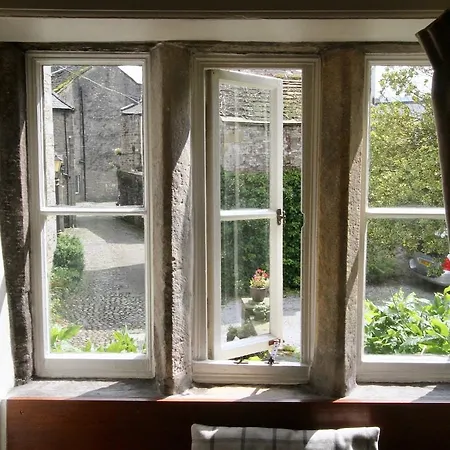 Ashfield House 5*