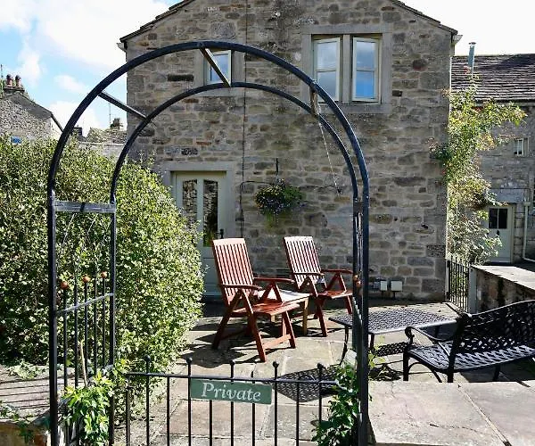 Ashfield House Bed & Breakfast 5*